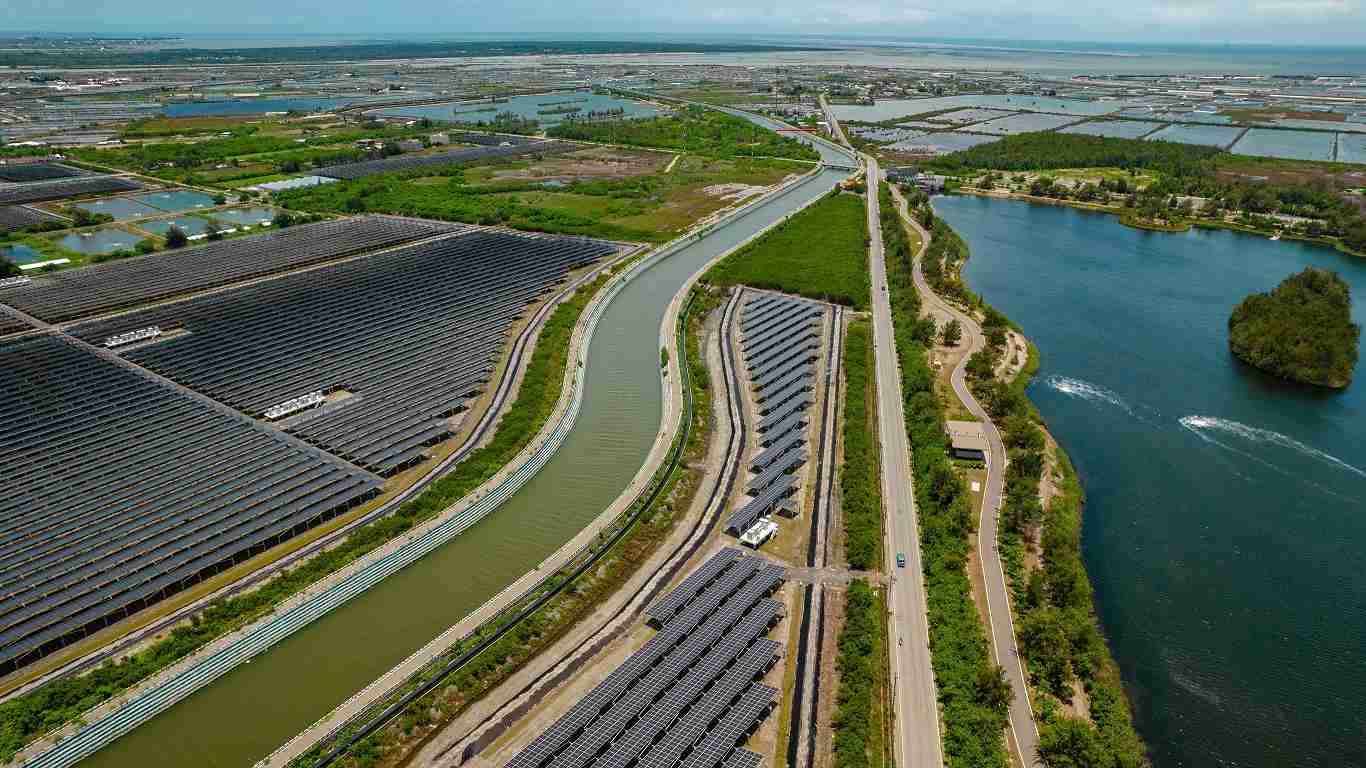 财神娱乐能源事业提供智慧能源管理、、、、太阳能监控管理、、、、全方位电厂建置及运维解决方案，，，，并拥有管理超过6000案场的经验